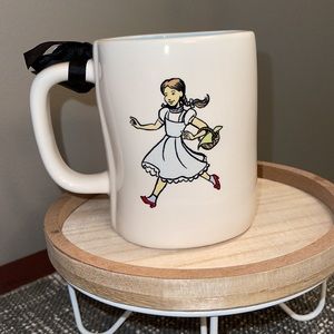New with tags! Rae Dunn Wizard of Oz 20oz Mug!